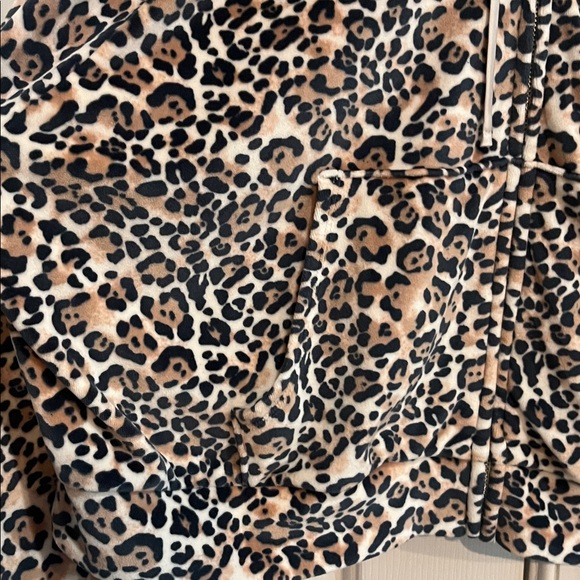 Victoria's Secret Animal Print Hoodie Size Large - Picture 5 of 8